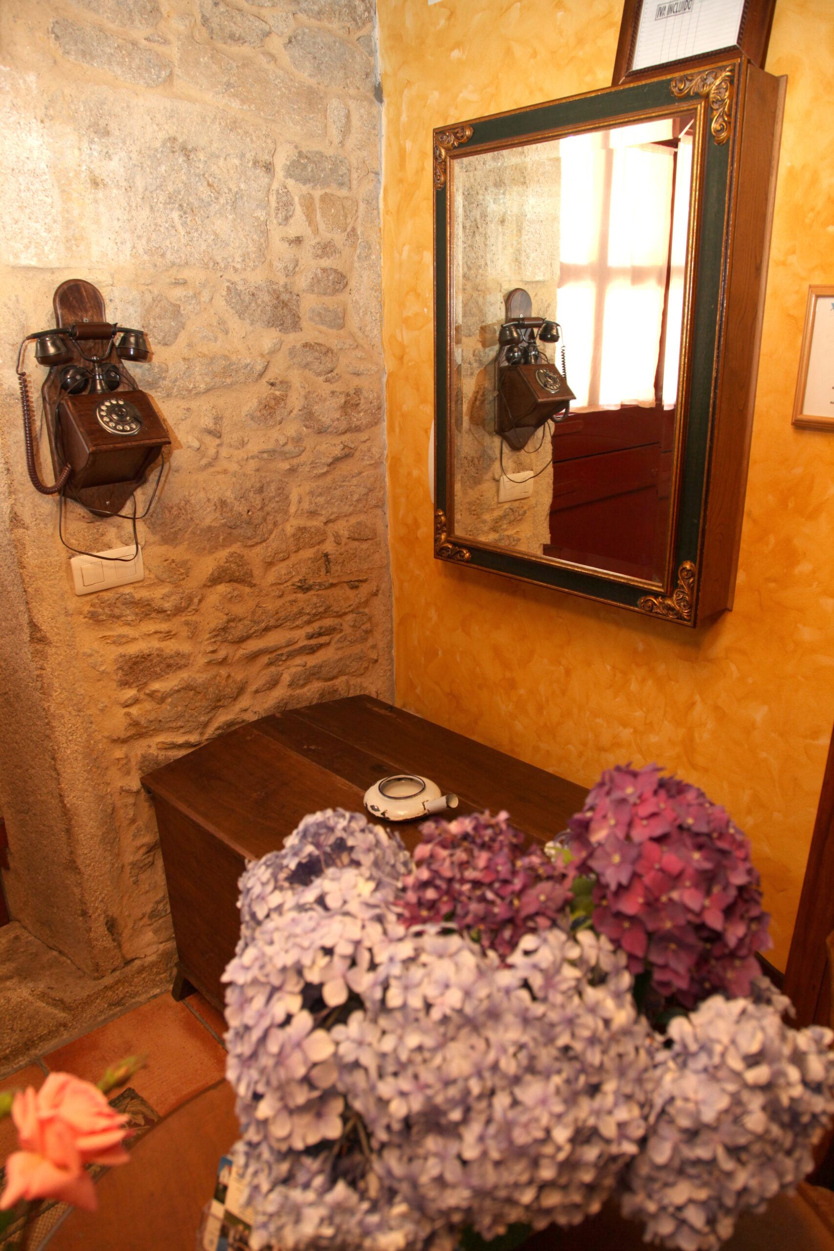 Recibidor en Casa de Roque turismo rural de Galicia (Outes - A Courña)